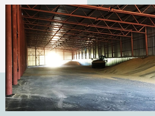 Строительство зернохранилищ в Угличе